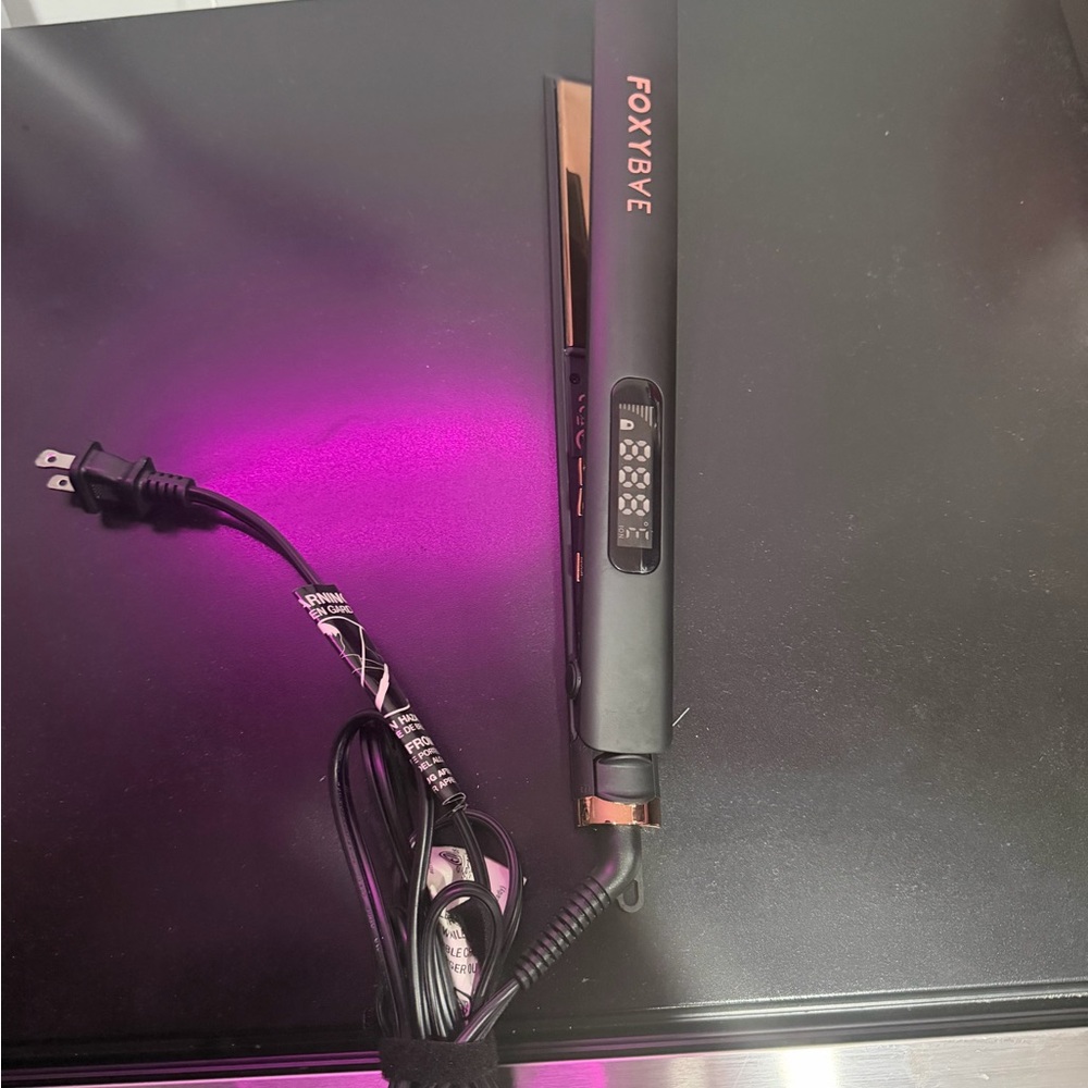 FoxyBae Black Hair Straightener